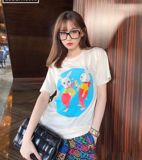 Áo thun nữ Quảng Châu màu kem in hình thỏ