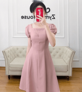 Đầm xòe màu hồng tay con( kèm phụ kiện)